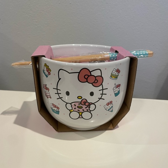 NWT Hello Kitty Sanrio Ramen Bowl w/ Chopsticks Set - Picture 6 of 6
